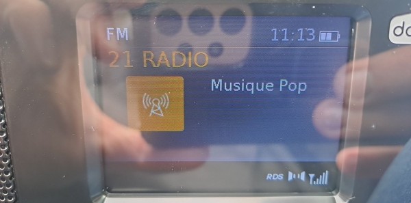 100.0 21 RADIO 2.jpg