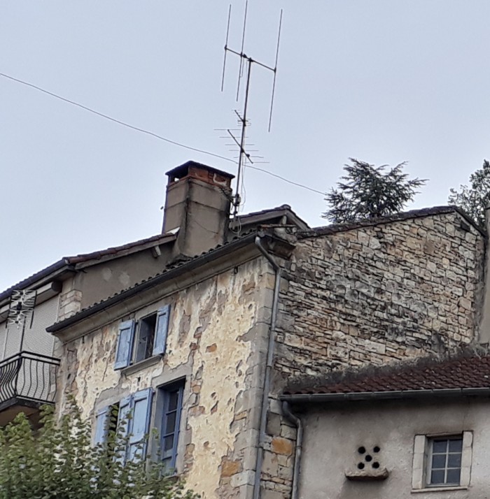 Caylus - antenne Bande I - 2021.jpg
