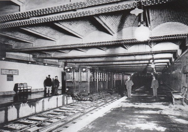 Métro-Ligne1-Hotel de Ville.jpg