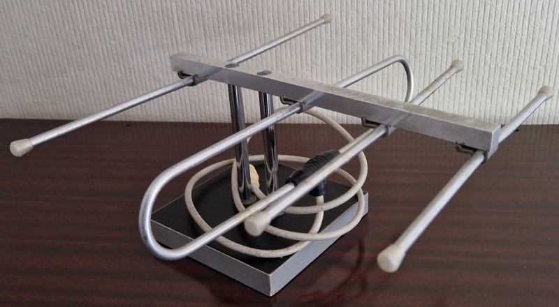 Antenne UHF intérieure.jpg