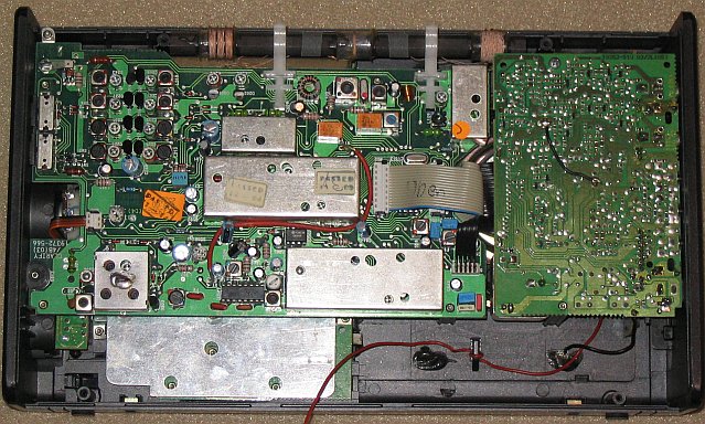 Grundig_Satellit_700_innen.jpg