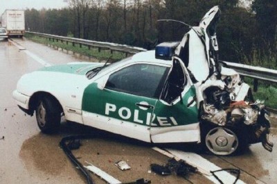 la_police surveille.jpg