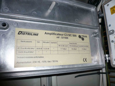 Ampli 1 intérieur 2.JPG