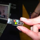 picostick_usb_digital_tv_tuner_is_insanely_small_b.jpg